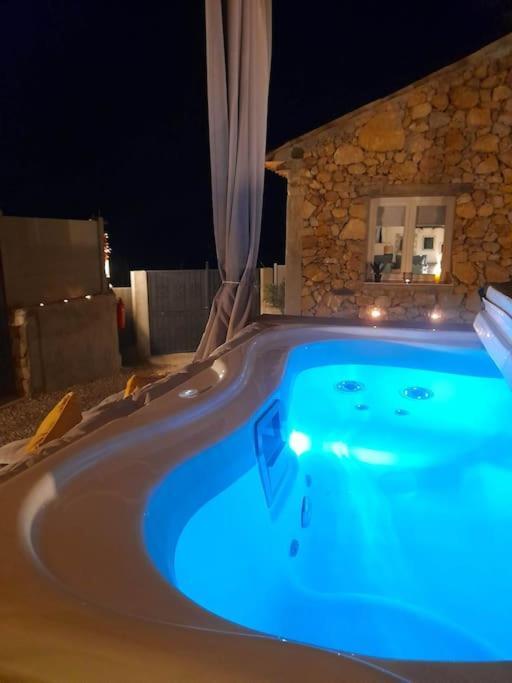L'Antre Deux Pierres, Romantisme, Jacuzzi Exterieur, Plateau Dinatoire Bouyon 外观 照片